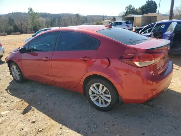 3KPFL4A73HE070986 2017 KIA FORTE - Image 2