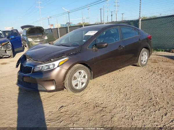 3KPFL4A73HE073922 2017 KIA FORTE - Image 2