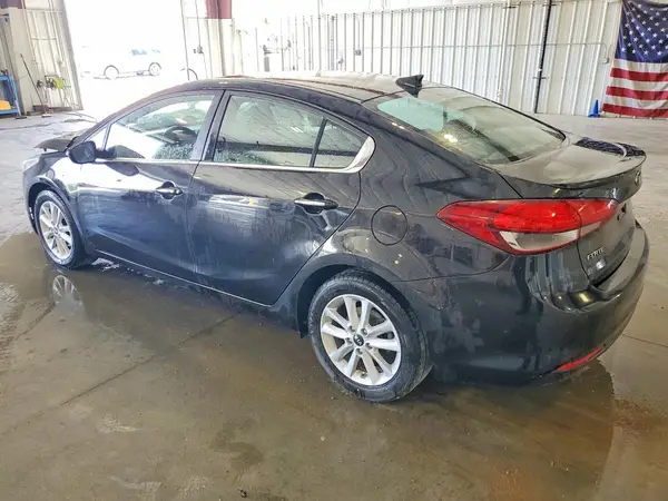 3KPFL4A73HE077484 2017 KIA FORTE - Image 2
