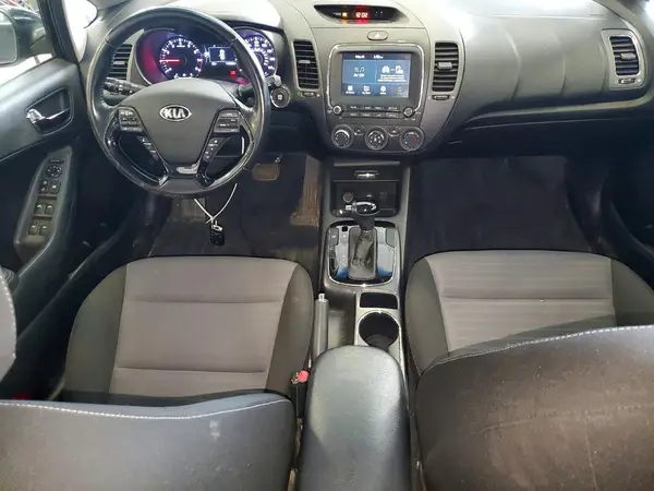 3KPFL4A73HE077484 2017 KIA FORTE - Image 8