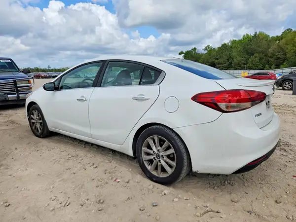 3KPFL4A73HE078425 2017 KIA FORTE - Image 2