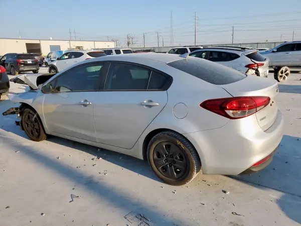 3KPFL4A73HE082250 2017 KIA FORTE - Image 2