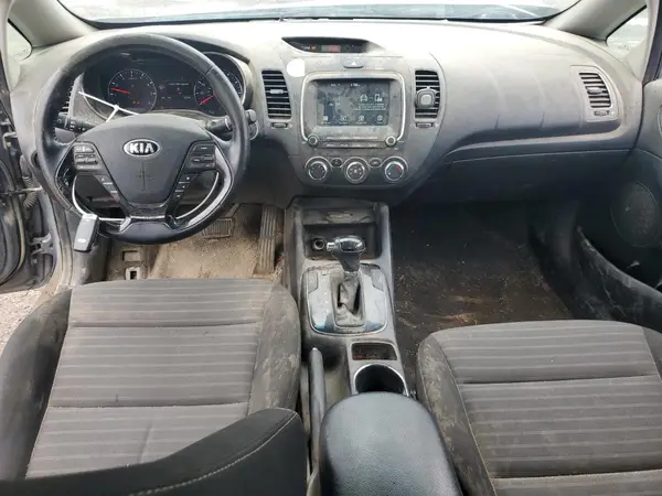3KPFL4A73HE084600 2017 KIA FORTE - Image 8