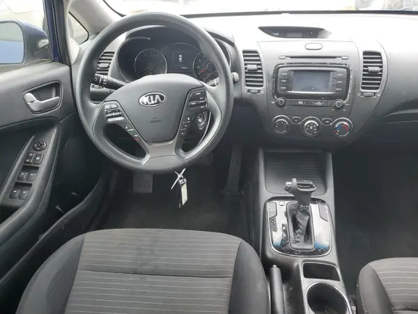 3KPFL4A73HE085701 2017 KIA FORTE - Image 8