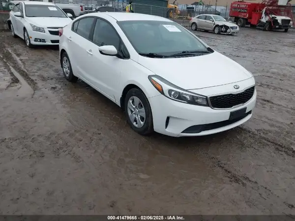 3KPFL4A73HE086086 2017 KIA FORTE - Image 1