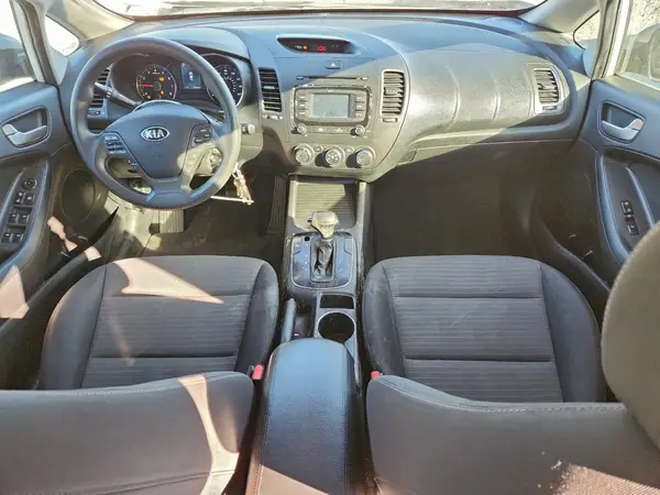 3KPFL4A73HE088551 2017 KIA FORTE - Image 8