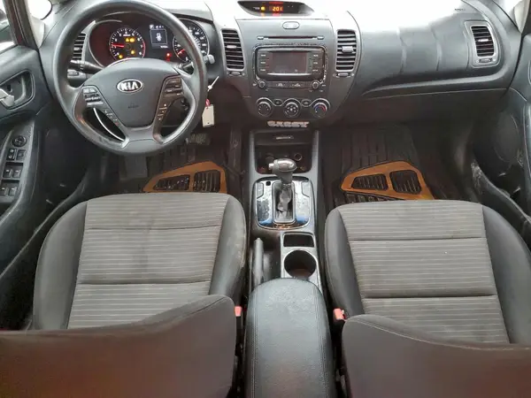 3KPFL4A73HE091403 2017 KIA FORTE - Image 8