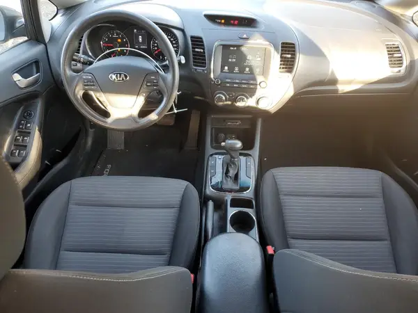 3KPFL4A73HE091532 2017 KIA FORTE - Image 8