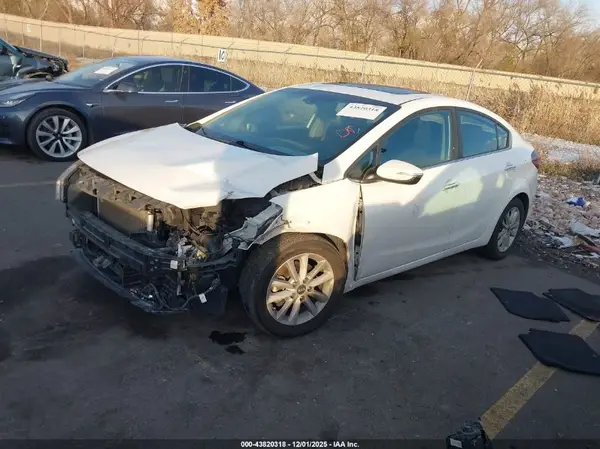 3KPFL4A73HE092745 2017 KIA FORTE - Image 2