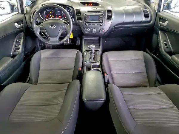 3KPFL4A73HE094219 2017 KIA FORTE - Image 8