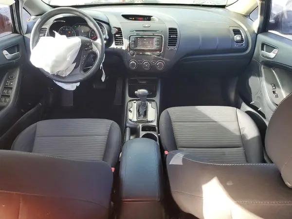 3KPFL4A73HE095161 2017 KIA FORTE - Image 8