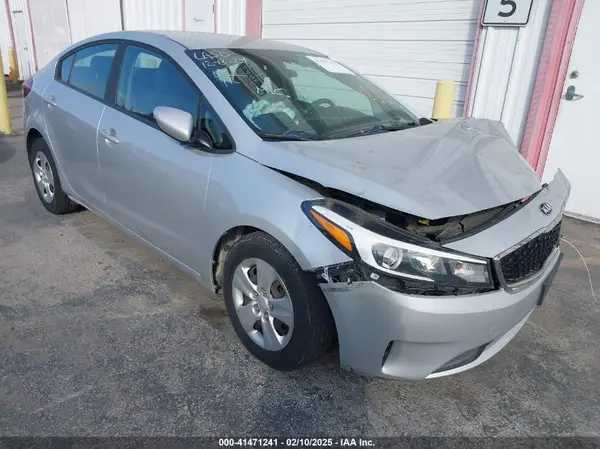 3KPFL4A73HE099517 2017 KIA FORTE - Image 1