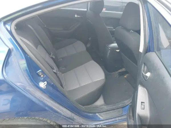 3KPFL4A73HE101413 2017 KIA FORTE - Image 8