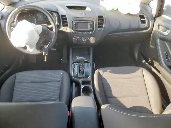 3KPFL4A73HE101895 2017 KIA FORTE - Image 8