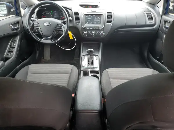 3KPFL4A73HE109673 2017 KIA FORTE - Image 8