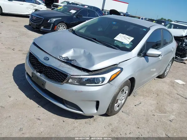 3KPFL4A73HE109804 2017 KIA FORTE - Image 2