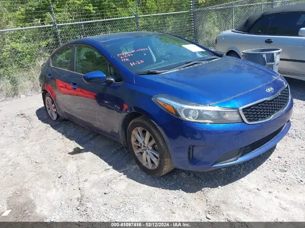3KPFL4A73HE110421 2017 KIA FORTE - Image 1