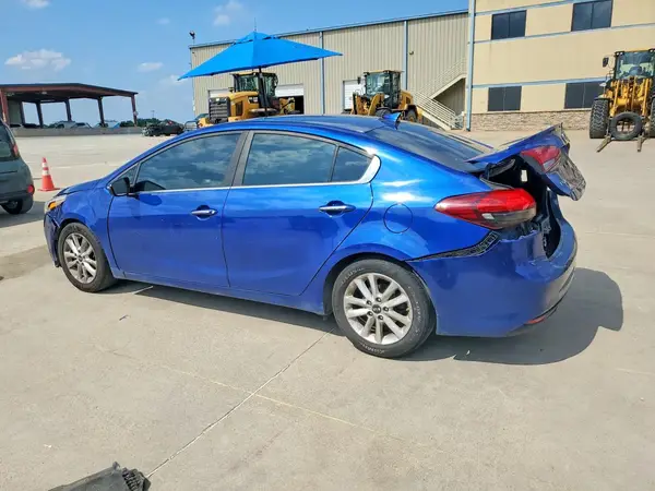 3KPFL4A73HE110435 2017 KIA FORTE - Image 2