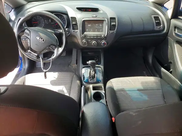 3KPFL4A73HE110435 2017 KIA FORTE - Image 8