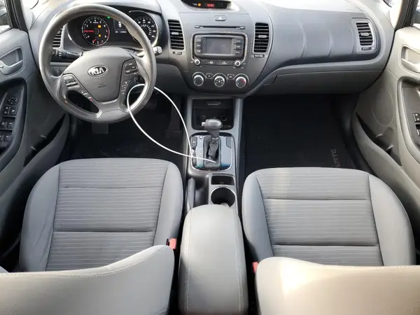 3KPFL4A73HE111987 2017 KIA FORTE - Image 8
