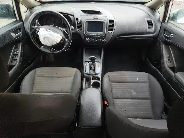 3KPFL4A73HE114632 2017 KIA FORTE - Image 8