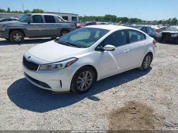 3KPFL4A73HE114761 2017 KIA FORTE - Image 2