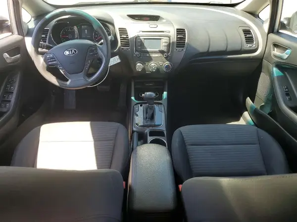 3KPFL4A73HE116915 2017 KIA FORTE - Image 8