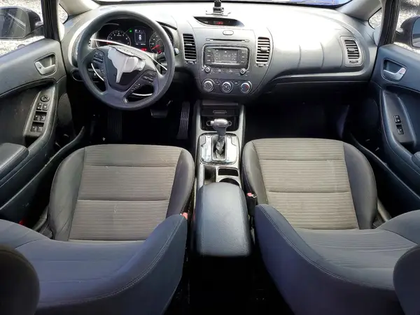 3KPFL4A73HE117661 2017 KIA FORTE - Image 8