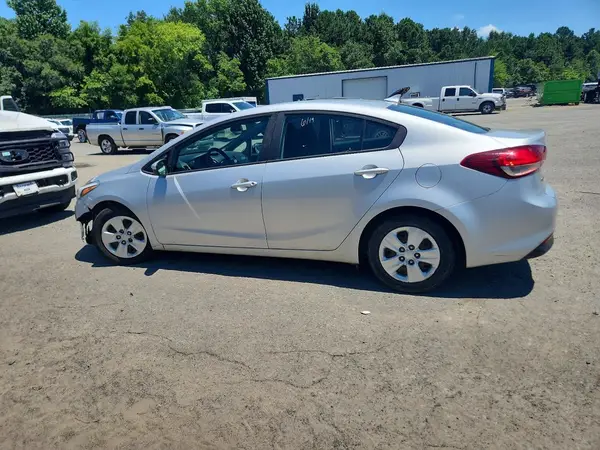 3KPFL4A73HE125260 2017 KIA FORTE - Image 2