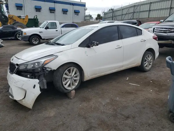 3KPFL4A73HE127512 2017 KIA FORTE - Image 1