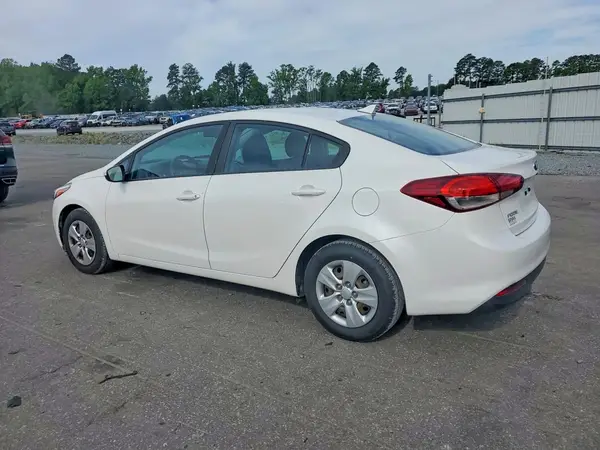 3KPFL4A73HE127929 2017 KIA FORTE - Image 2
