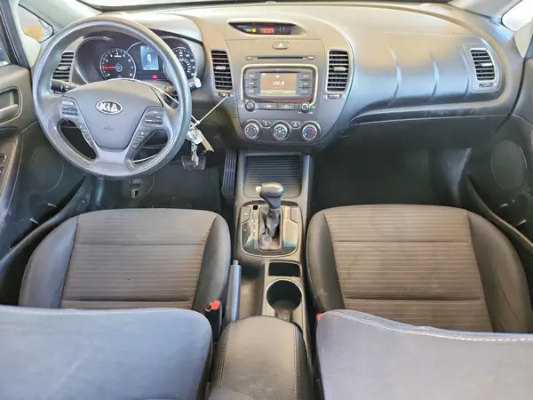 3KPFL4A73HE131043 2017 KIA FORTE - Image 8