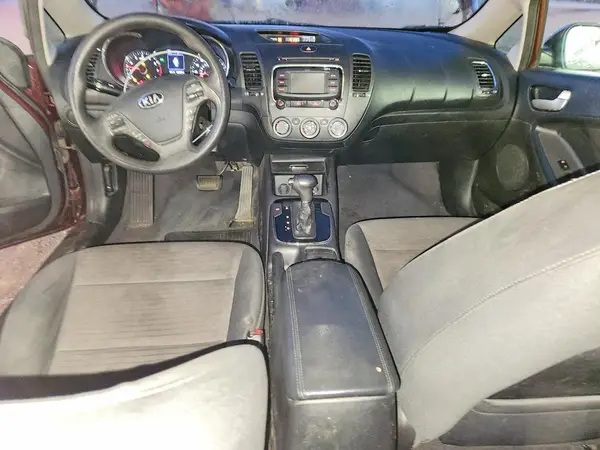 3KPFL4A73HE131284 2017 KIA FORTE - Image 8