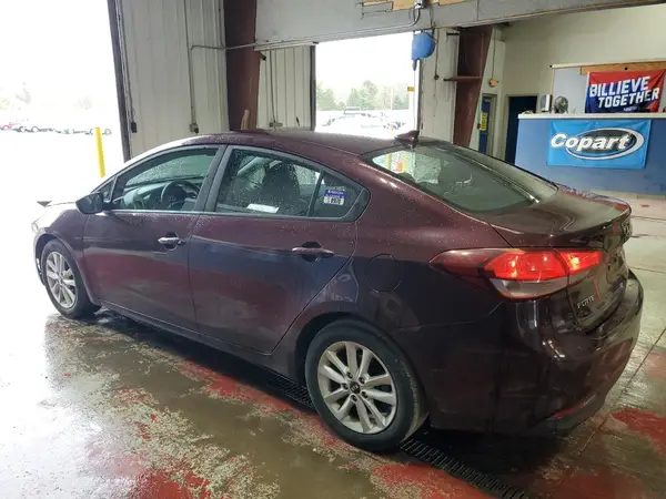 3KPFL4A73HE132225 2017 KIA FORTE - Image 2