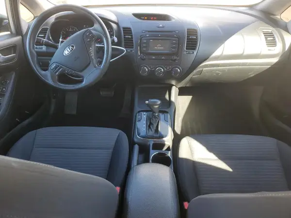 3KPFL4A73HE132323 2017 KIA FORTE - Image 8