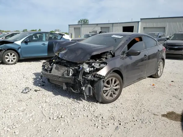 3KPFL4A73HE132578 2017 KIA FORTE - Image 1
