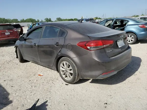 3KPFL4A73HE132578 2017 KIA FORTE - Image 2