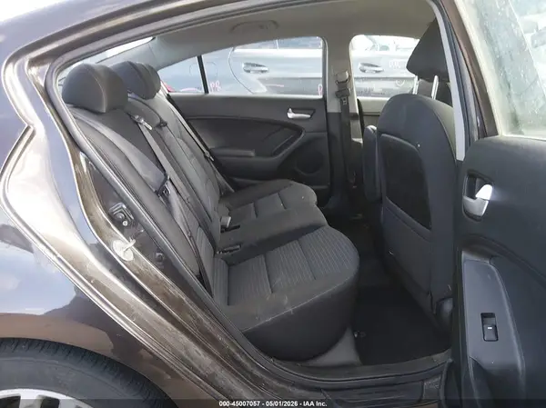 3KPFL4A73HE132600 2017 KIA FORTE - Image 8