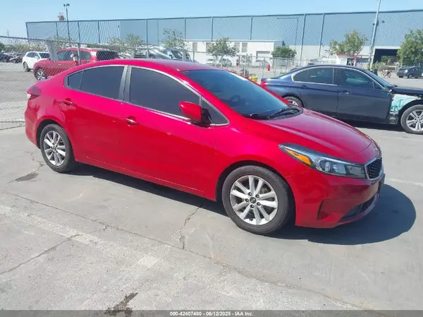 3KPFL4A73HE134282 2017 KIA FORTE - Image 1
