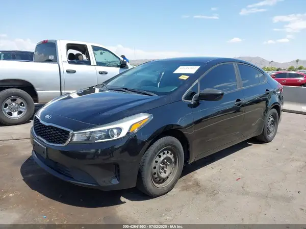 3KPFL4A73HE138607 2017 KIA FORTE - Image 2