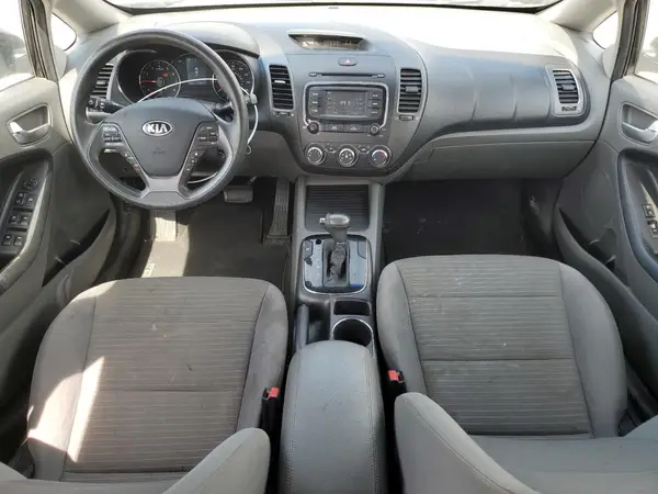 3KPFL4A73HE139434 2017 KIA FORTE - Image 8