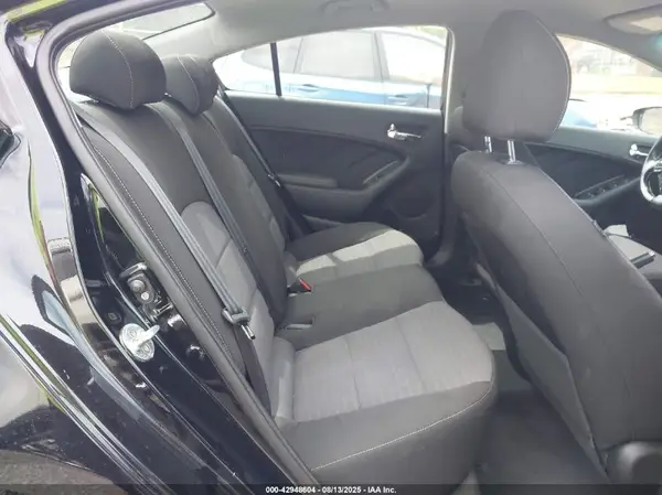 3KPFL4A73HE139448 2017 KIA FORTE - Image 8