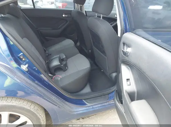 3KPFL4A73HE140132 2017 KIA FORTE - Image 8