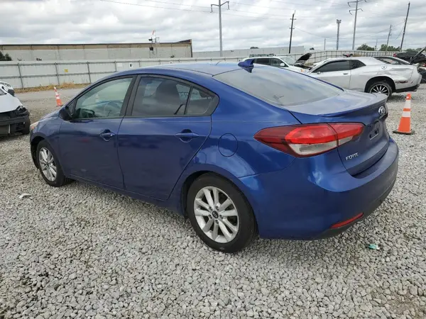 3KPFL4A73HE140454 2017 KIA FORTE - Image 2