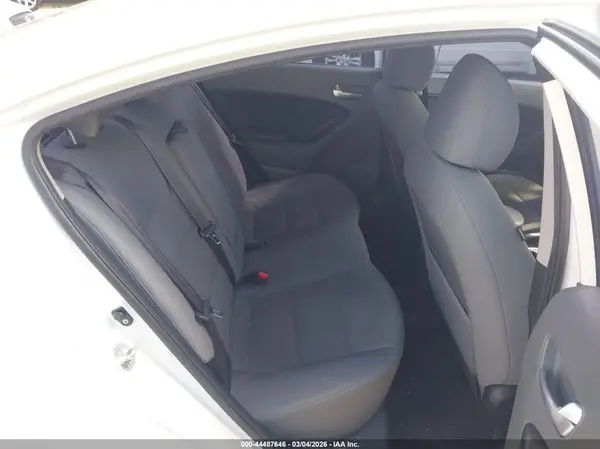 3KPFL4A73HE141538 2017 KIA FORTE - Image 8