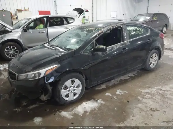 3KPFL4A73HE142706 2017 KIA FORTE - Image 2