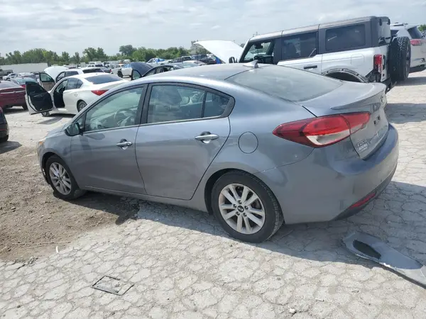 3KPFL4A73HE143189 2017 KIA FORTE - Image 2