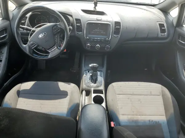 3KPFL4A73HE143189 2017 KIA FORTE - Image 8