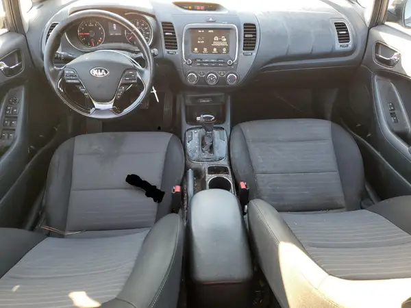 3KPFL4A73HE143192 2017 KIA FORTE - Image 8