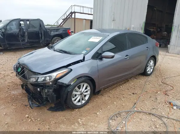 3KPFL4A73HE144231 2017 KIA FORTE - Image 2